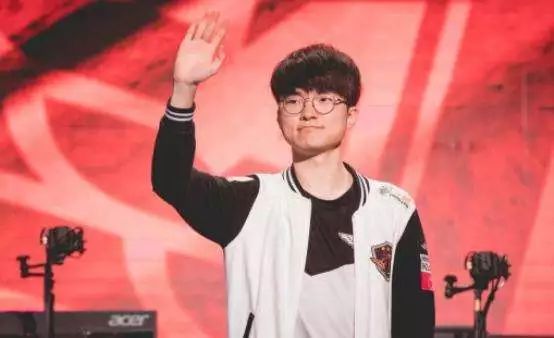 发更衣室低 发更衣室低